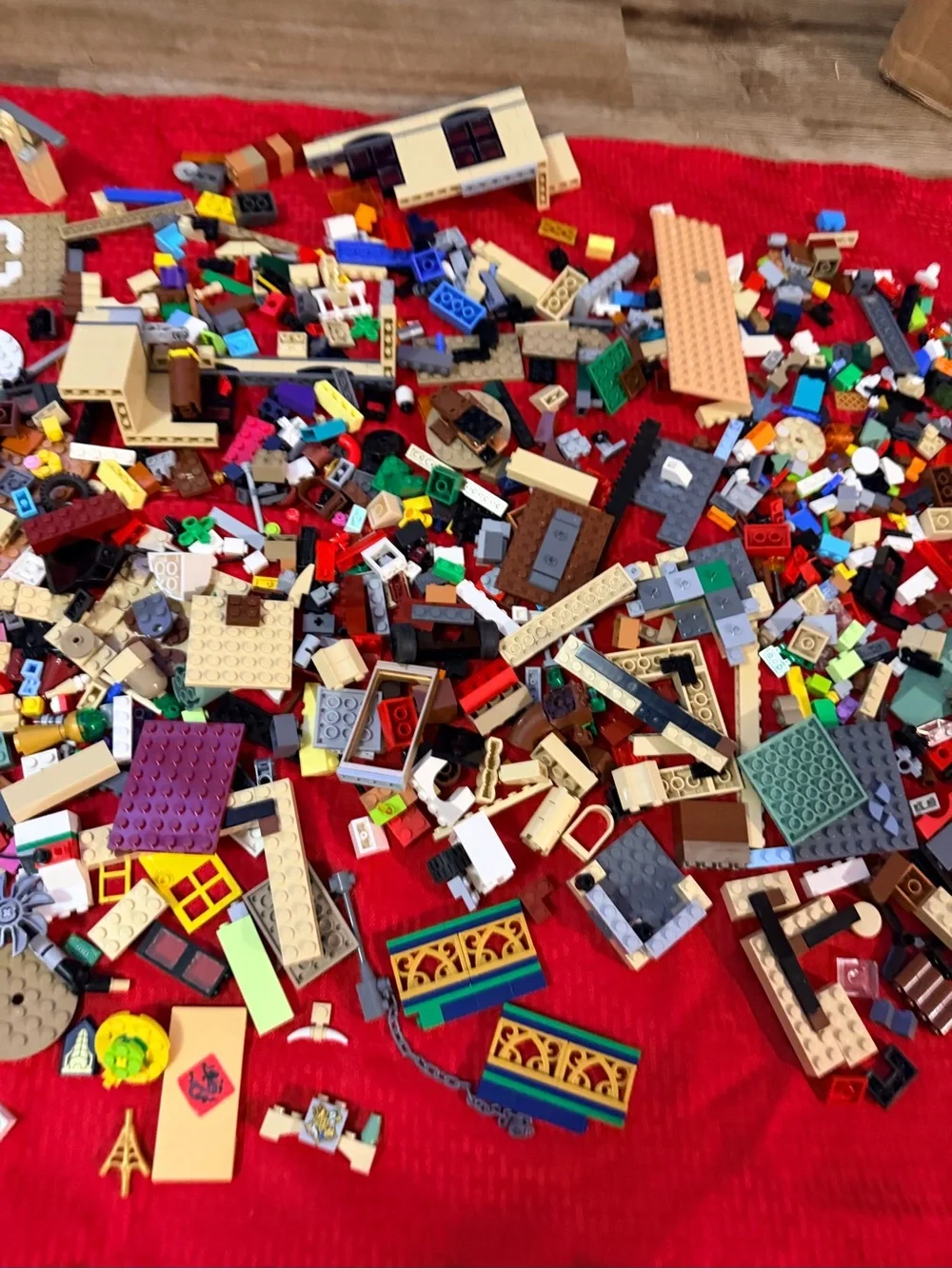 Mixed lot of Legos with minifigures